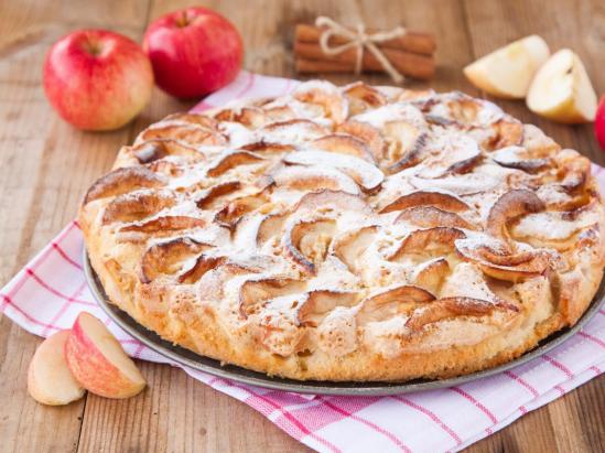 Пять лучших яблочных пирогов для летней выпечки