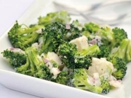Салат из брокколи. Лучшие полезные рецепты. Как интересно и вкусно приготовить салат из брокколи: рецепты с фото Как сделать салат из капусты брокколи